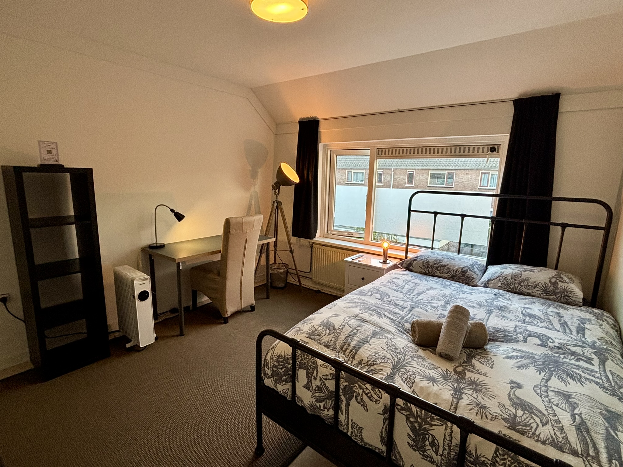 Spacious Room at Nijmegen Guest Rooms